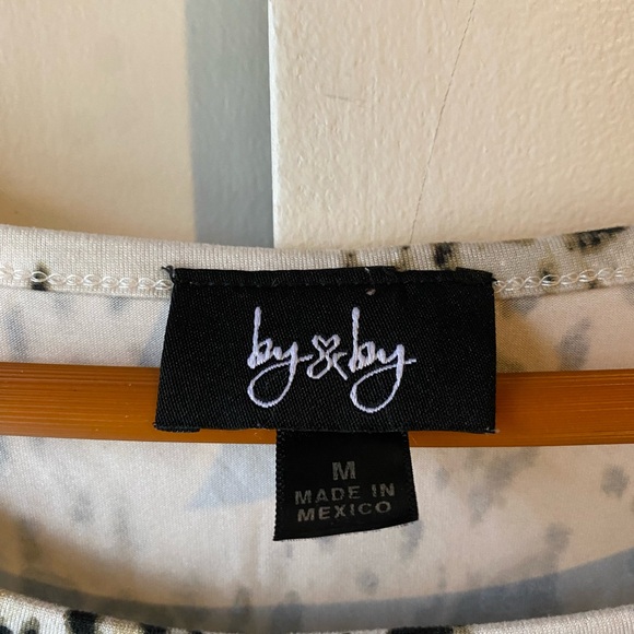 By & By Cheetah Loose Fitting Flattering Top 3/4 Sleeve Size Medium Womens - Picture 4 of 8